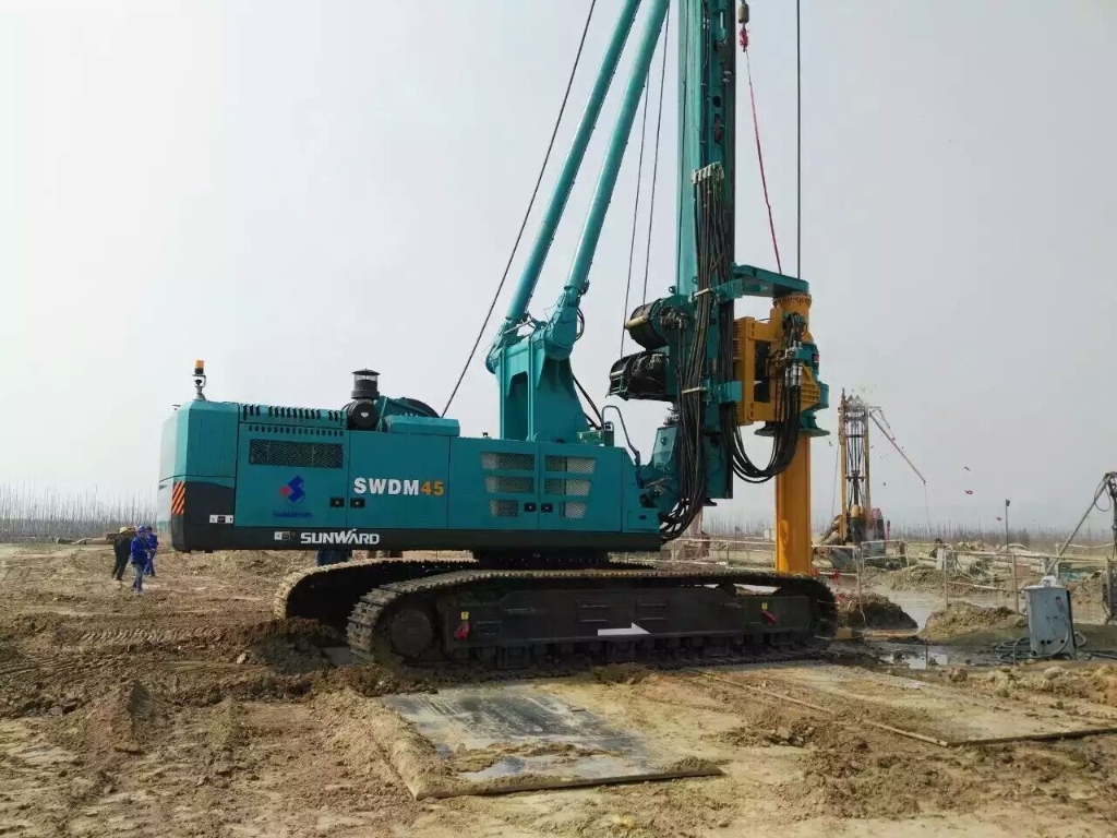 113.98米！LETOU乐投智能大型旋挖钻机三门峡大桥精彩处子秀