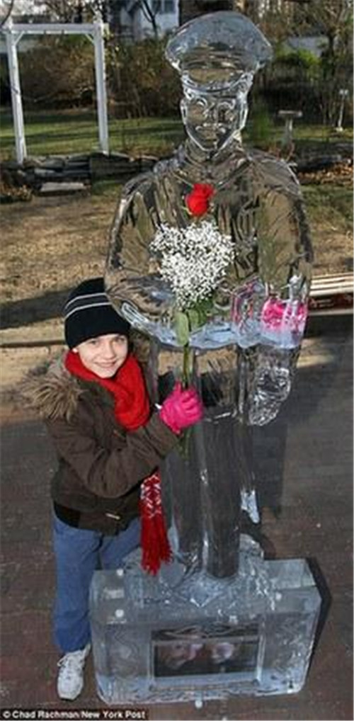 320名圣诞老人整体冲浪？？？？？？八一八圣诞节奇闻趣事