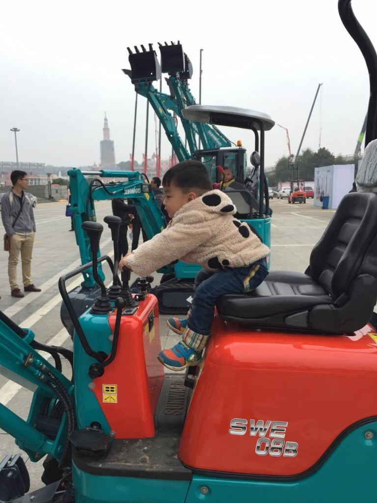 配博会上LETOU乐投智能“迷你”装备展精新本色