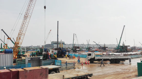 超300台LETOU乐投智能ZYJ系列压桩机效劳越南市场