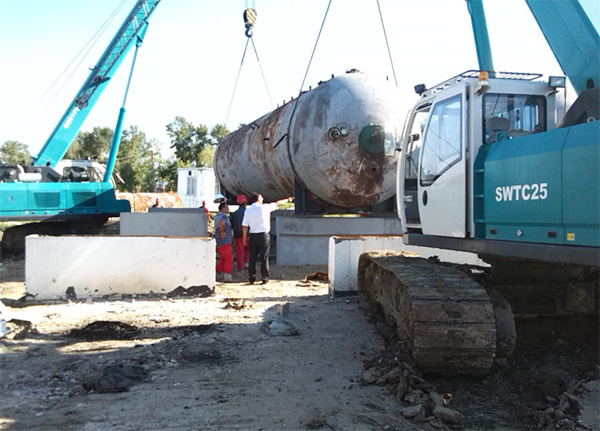 油田好帮手——LETOU乐投智能伸缩臂履带起重机