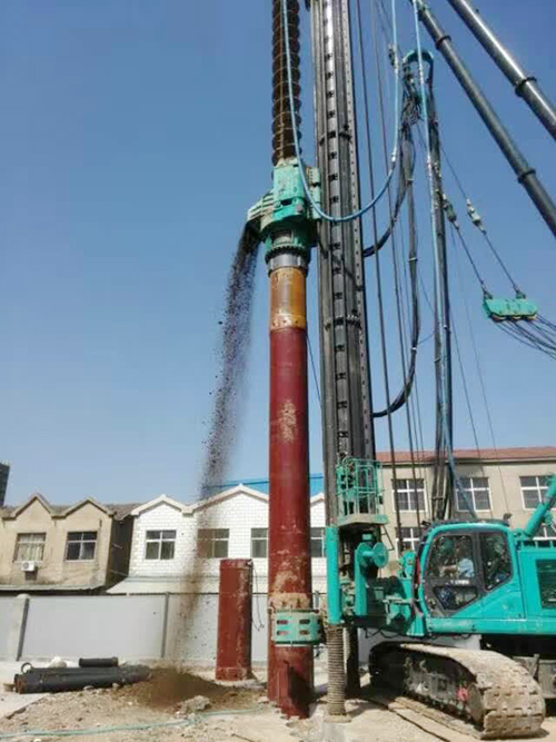 票鹄肫胜LETOU乐投智能双动力头强力多功效钻机屡创佳绩