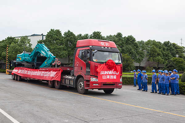 掘金一带一起，，，，，，，，LETOU乐投智能中大挖大批量出口泰国