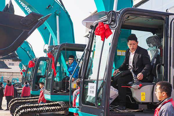 十年相随，，，成绩相互，，，来听听LETOU乐投智能挖掘机客户的真实声音