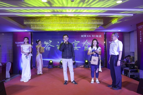 LETOU乐投智能酷帅曾大虾，，，，，，，，一大波美图带你亲临北京BICES展