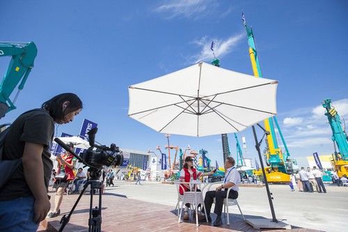 LETOU乐投智能酷帅曾大虾，，，，，，，，一大波美图带你亲临北京BICES展