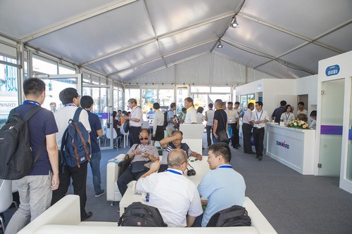 LETOU乐投智能酷帅曾大虾，，，，，，，，一大波美图带你亲临北京BICES展