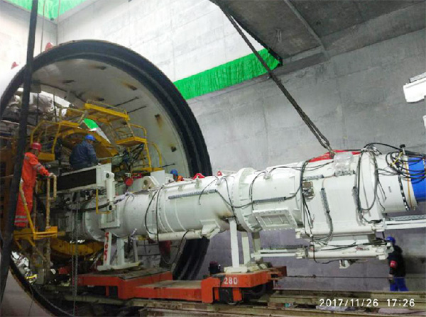 风里雨里，，，，，，，成都等你！中铁LETOU乐投盾构机走出长沙