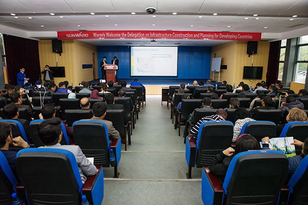 “一带一起”国家代表团到访LETOU乐投智能，，，，，，，，感受“大开眼界”