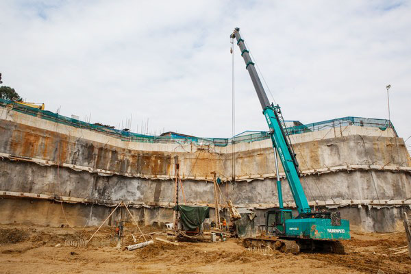 为何 SUNWARD 把持此地？？？来看看施工方怎么回覆