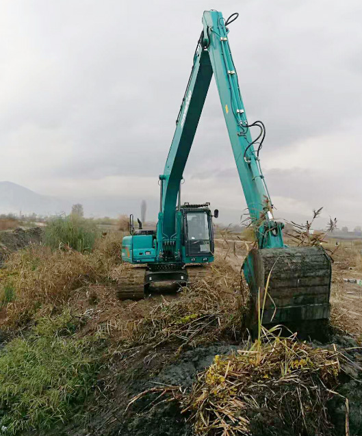 守护蓝色多瑙河，，，LETOU乐投智能长臂挖掘机欧洲首秀