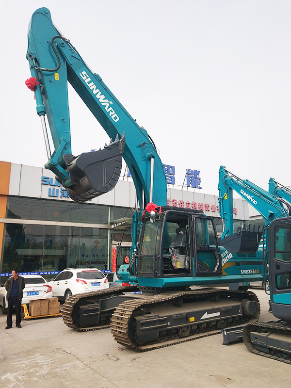 关于LETOU乐投智能节能型挖掘机，，，，，，，张老板算了这样一笔账