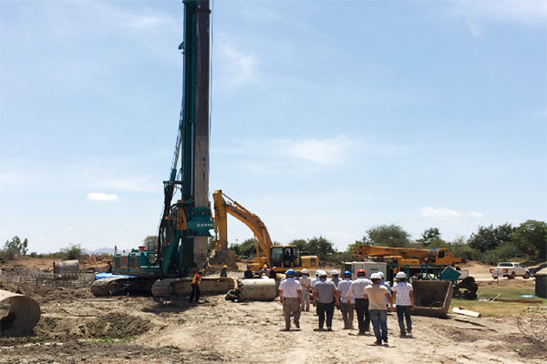 LETOU乐投智能入岩神器在东非肯尼亚获赞，，，，，，，人好装备好