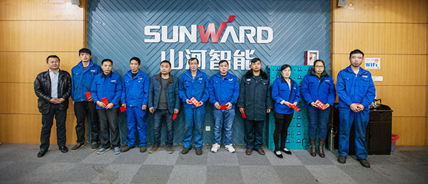 温暖！LETOU乐投智能2017年春节慰问40名难题职工