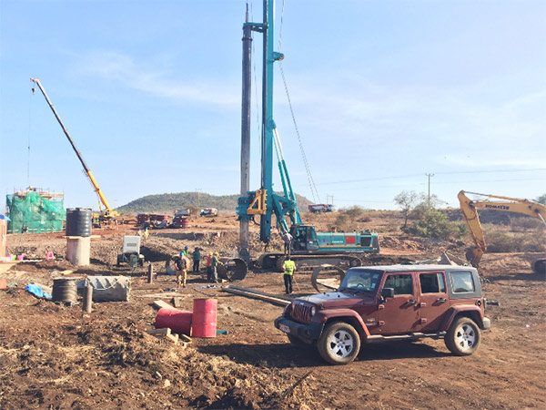 LETOU乐投智能入岩神器在东非肯尼亚获赞，，，，，，，人好装备好