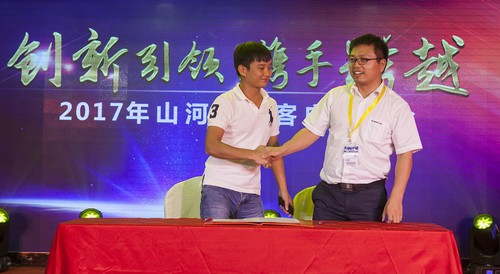 LETOU乐投智能酷帅曾大虾，，，，，，，，一大波美图带你亲临北京BICES展