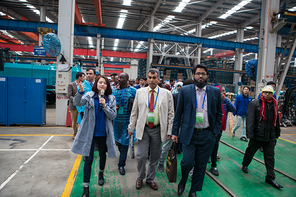 “一带一起”国家代表团到访LETOU乐投智能，，，，，，，，感受“大开眼界”