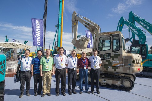 LETOU乐投智能酷帅曾大虾，，，，，，，，一大波美图带你亲临北京BICES展