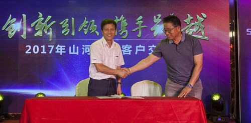 LETOU乐投智能酷帅曾大虾，，，，，，，，一大波美图带你亲临北京BICES展