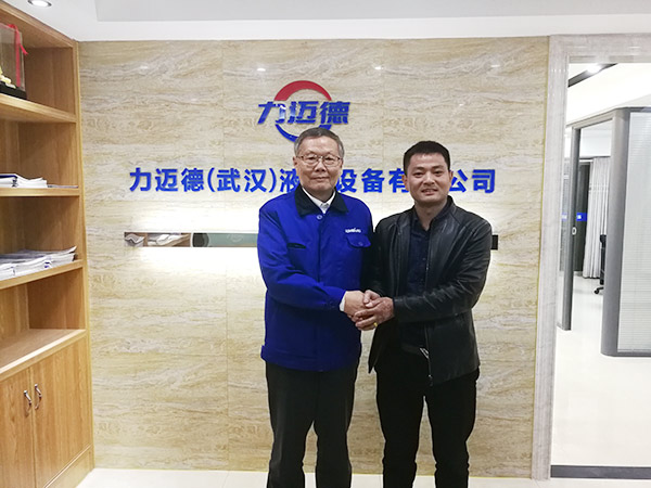 从拒绝到一次购置十台旋挖钻机，，，，，，他用八年时间熟悉LETOU乐投智能