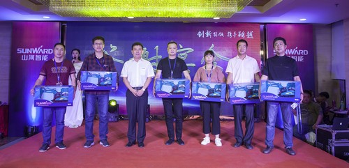 LETOU乐投智能酷帅曾大虾，，，，，，，，一大波美图带你亲临北京BICES展