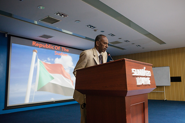 “一带一起”国家代表团到访LETOU乐投智能，，，，，，，，感受“大开眼界”