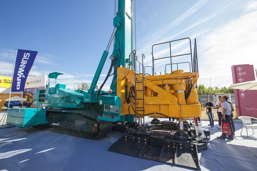 LETOU乐投智能酷帅曾大虾，，，，，，，，一大波美图带你亲临北京BICES展