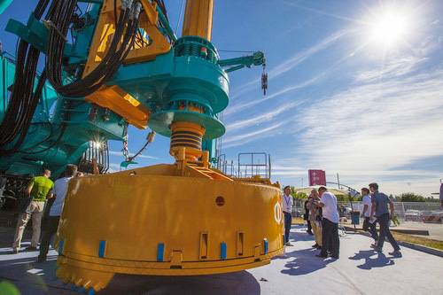 LETOU乐投智能酷帅曾大虾，，，，，，，，一大波美图带你亲临北京BICES展