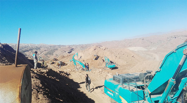 伊朗客户点赞LETOU乐投智能全系列液压挖掘机