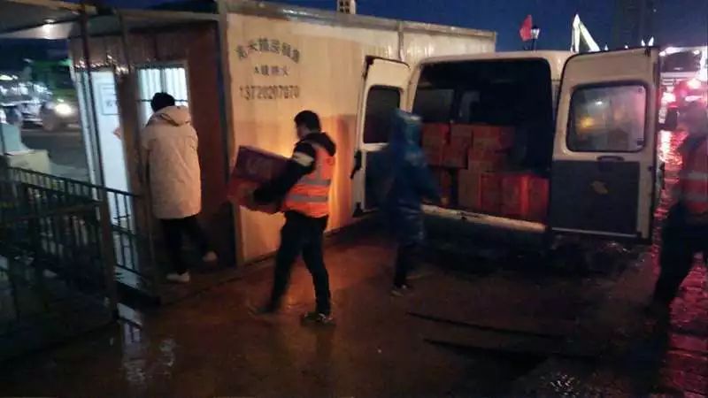 大爱无疆，，，，，，LETOU乐投智能急援武汉