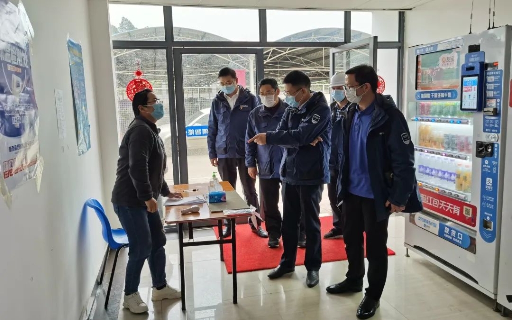 疫情未过，，，，，岂可松懈？？？？？？总司理带队检查防疫事情