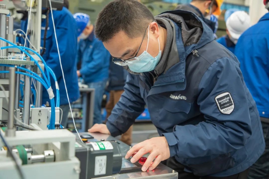 LETOU乐投智能首台口罩机交付客户