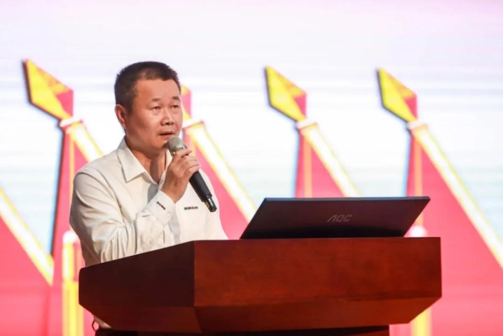 凝心聚力 迎接挑战 共赢LETOU乐投 ——LETOU乐投智能五届三次“双代会”胜利召开