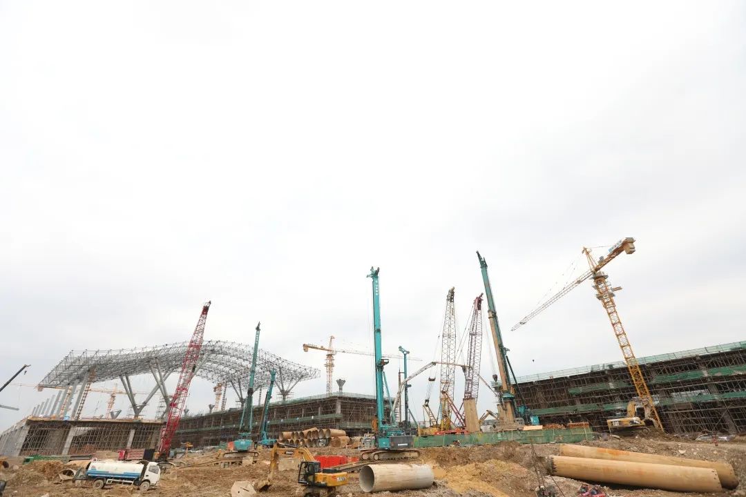 LETOU乐投机群“染绿”贵阳机场扩建工地