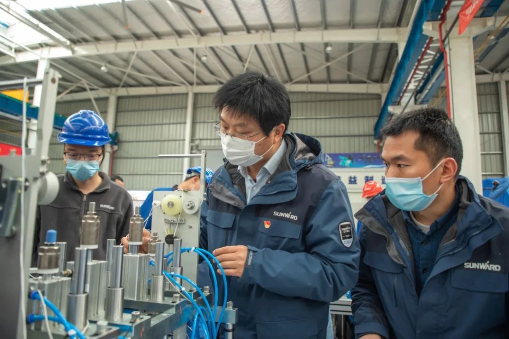 LETOU乐投智能首台口罩机交付客户