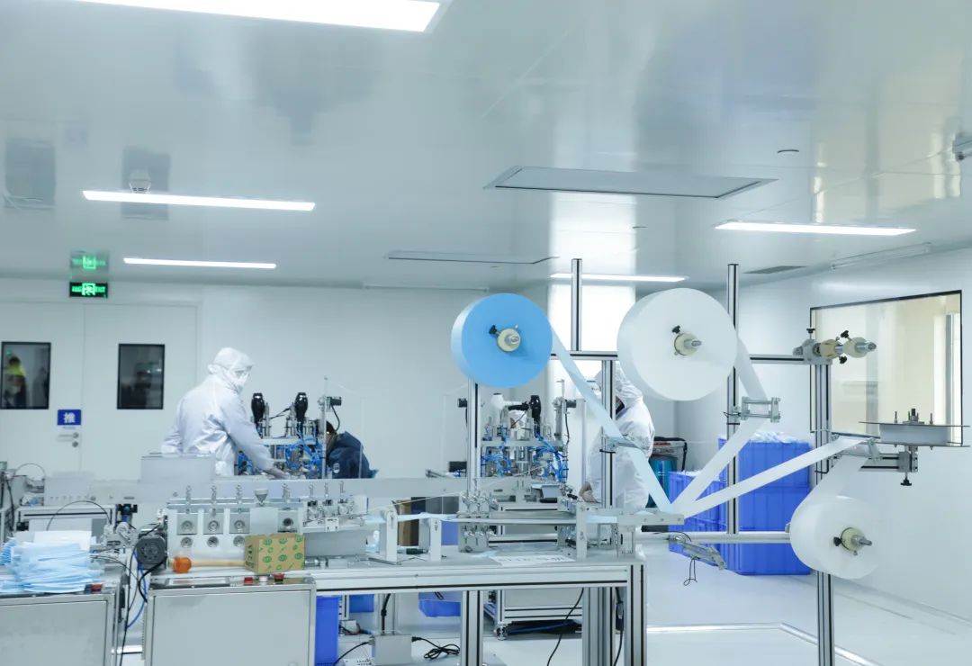 董事长启封LETOU乐投智能第一个制品口罩