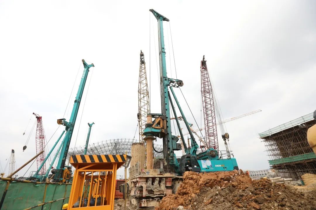 LETOU乐投机群“染绿”贵阳机场扩建工地