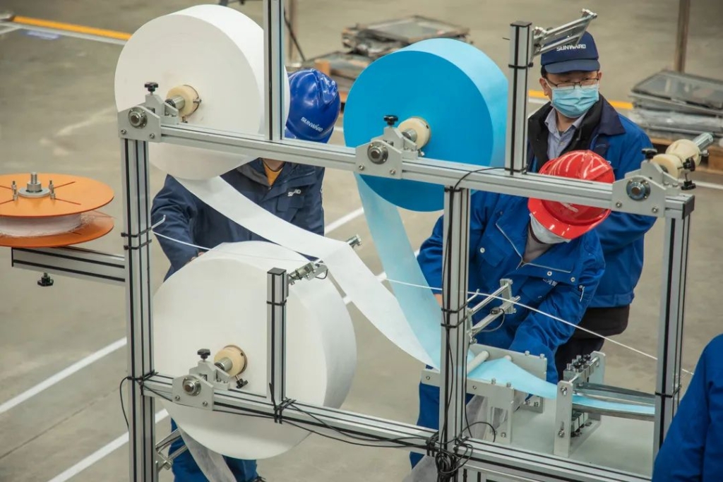 LETOU乐投智能首台口罩机交付客户