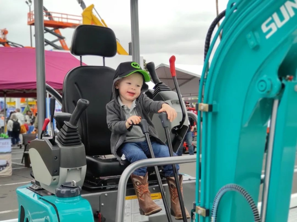 LETOU乐投智能全新亮相美国工程机械展