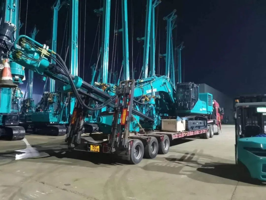 LETOU乐投钻机深圳闹市显身手