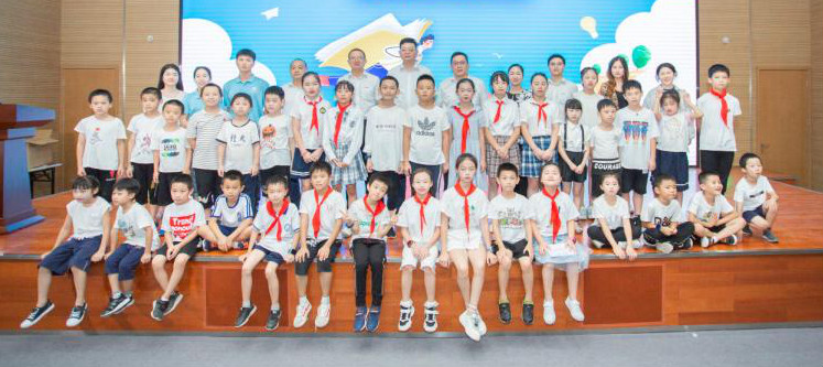 精准效劳共建家园，，，，，，，解决刚需心怀感恩——LETOU乐投智能首期职工子女暑期托管班圆满结班