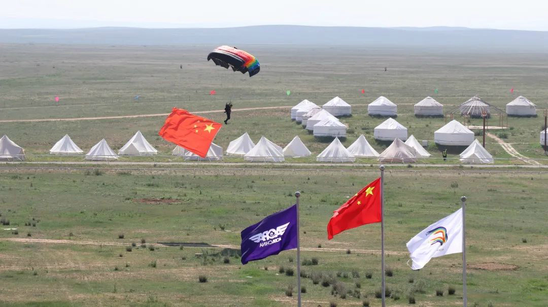 乌兰察布大草原,我来啦! LETOU乐投SA60L阿若拉飞机“惊艳”航行大会