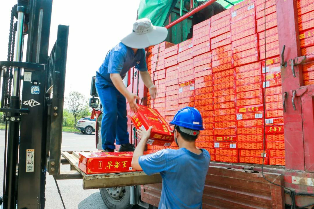 情系职工送清凉，，，，殷切眷注鼓劲头——LETOU乐投智能开展夏日送清凉活动