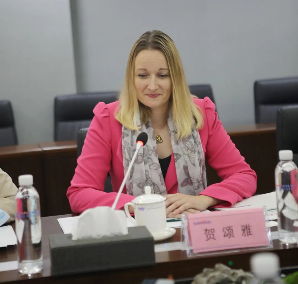 英国驻广州总领事贺颂雅考察LETOU乐投智能