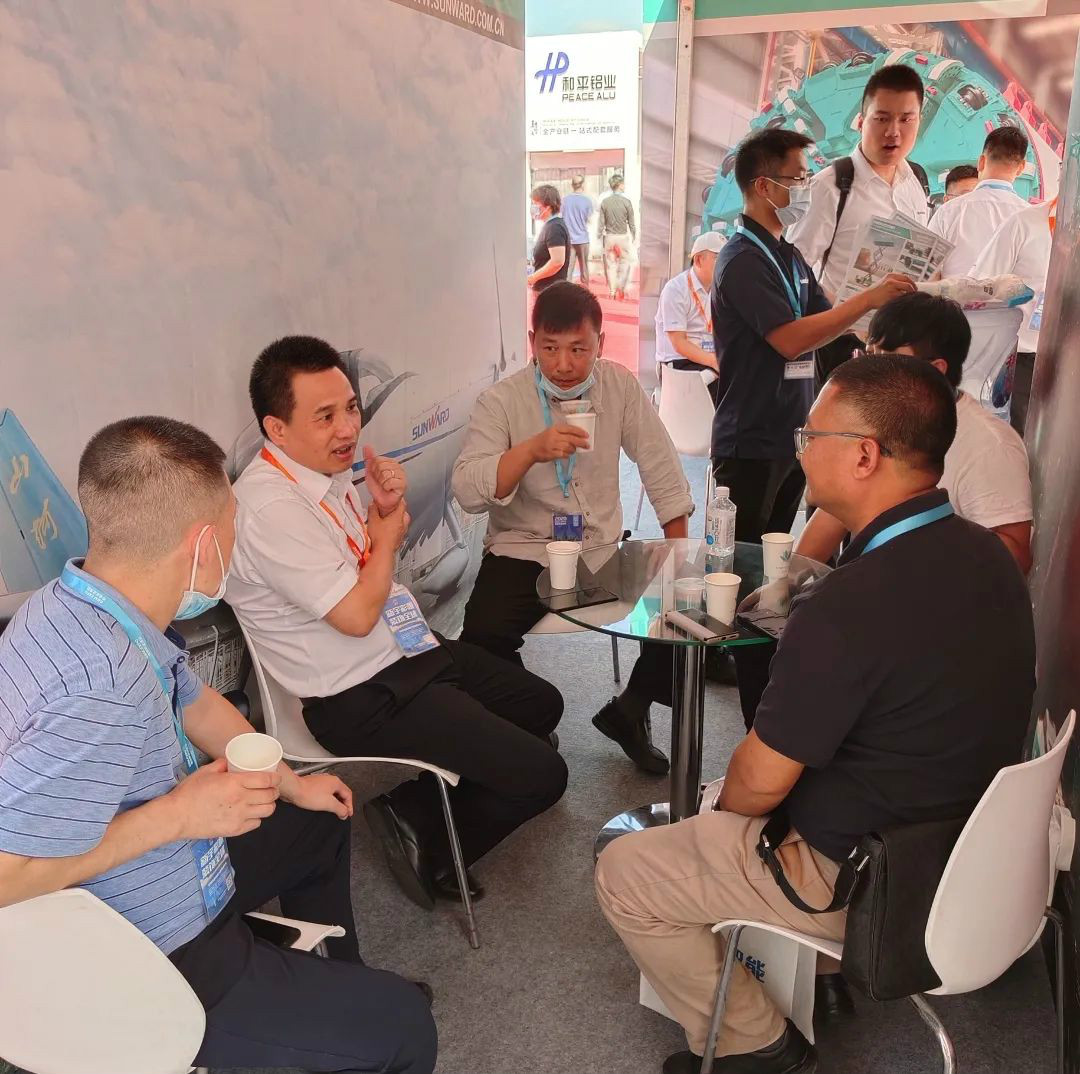 LETOU乐投智能高空作业装备“吸睛”雄安展