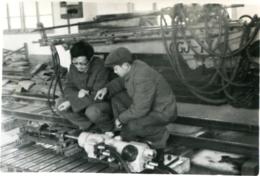 十年两办挖掘机行业年会 LETOU乐投智能的底气何在