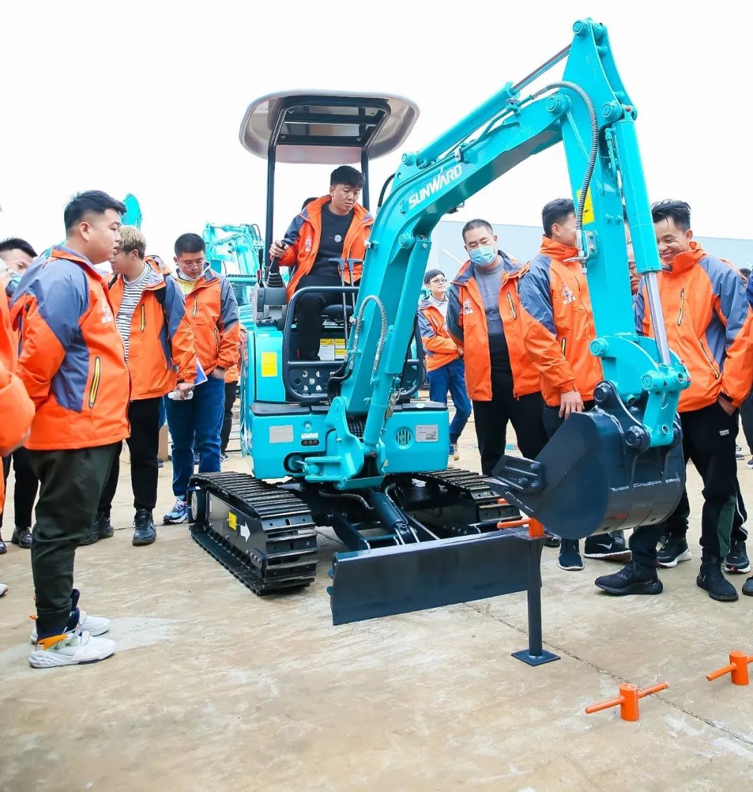 大国重器 壮哉LETOU乐投！机友会微挖用户LETOU乐投智能体验日