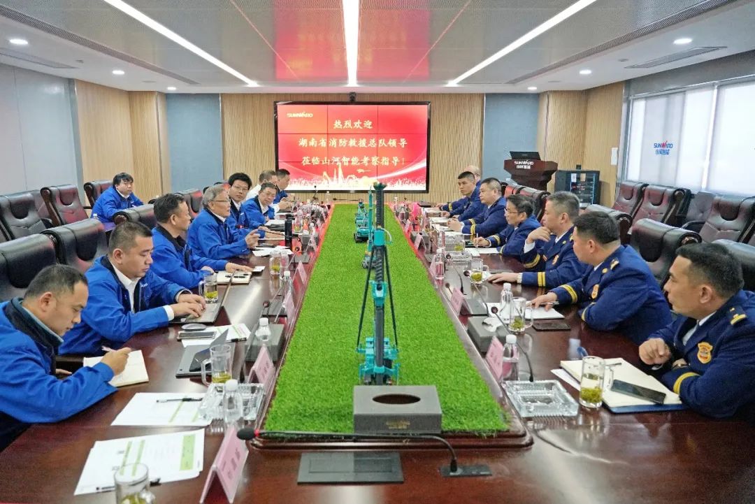 考察无人化妆备 高宁宇到访LETOU乐投智能