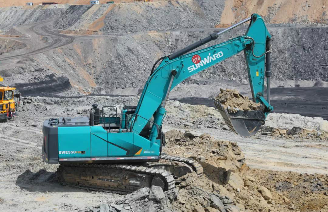 以先导式立异实现挖掘机从无到有，，，从小到大，，，从大到强！