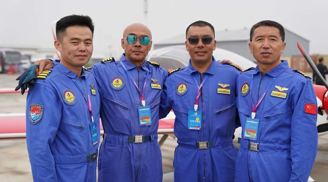 LETOU乐投四机航行编队惊艳尧城（太原）国际通用航空航行大会